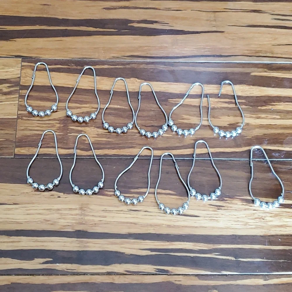 Shower curtain rings
